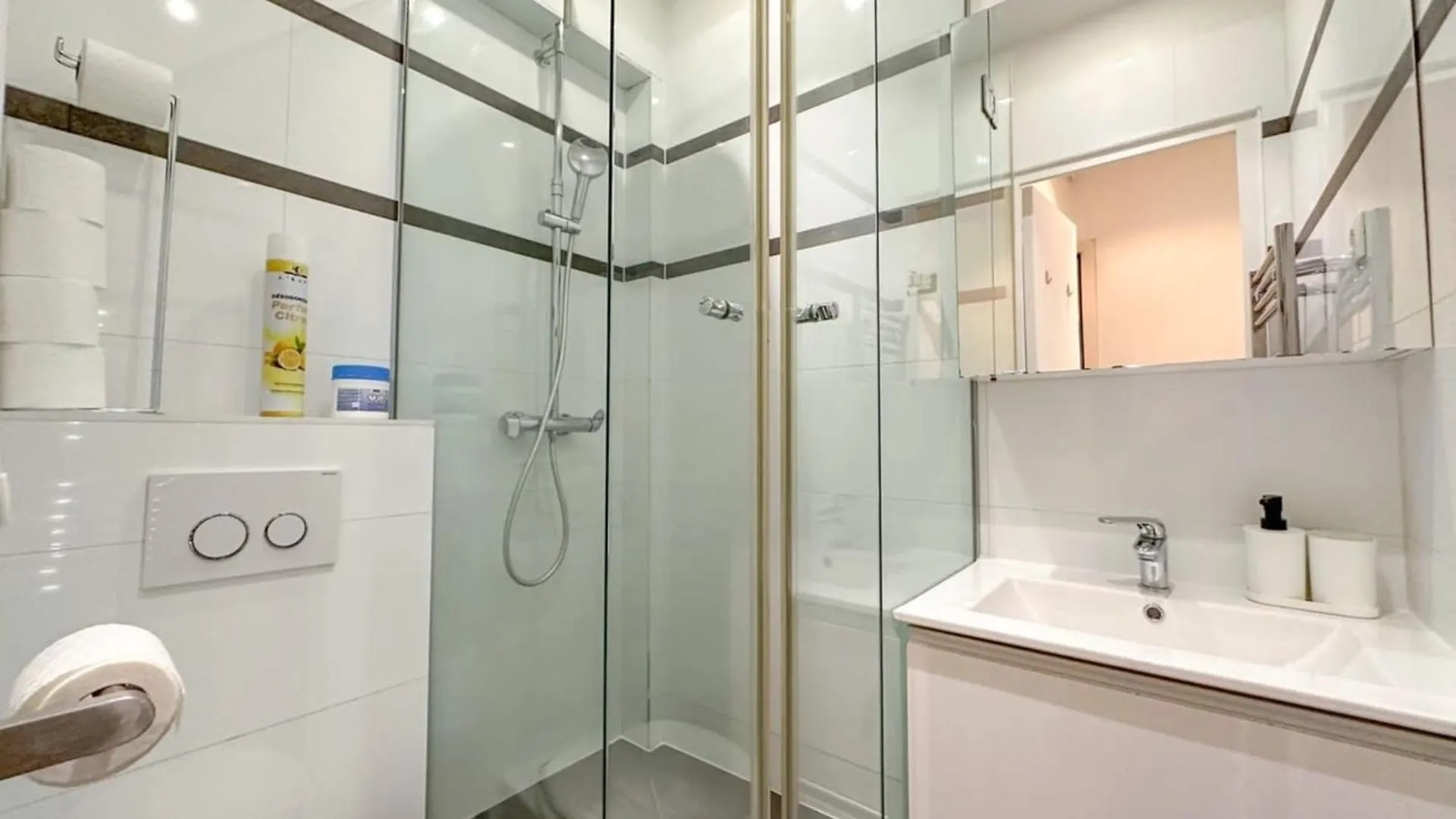 Flexliving - Studio - Victor Hugo Paris 0*,  France